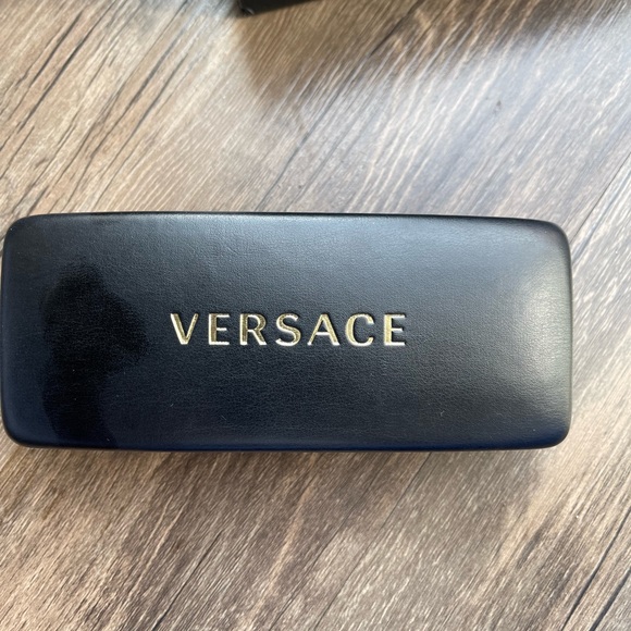 Sunglasses - Picture 1 of 7